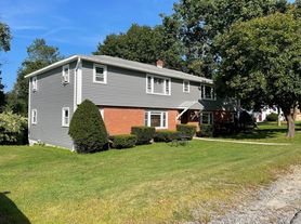 5 Mill Rd, Dudley, MA