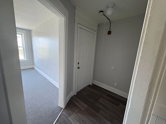 3rd image of 427 S Elm St #9-2R