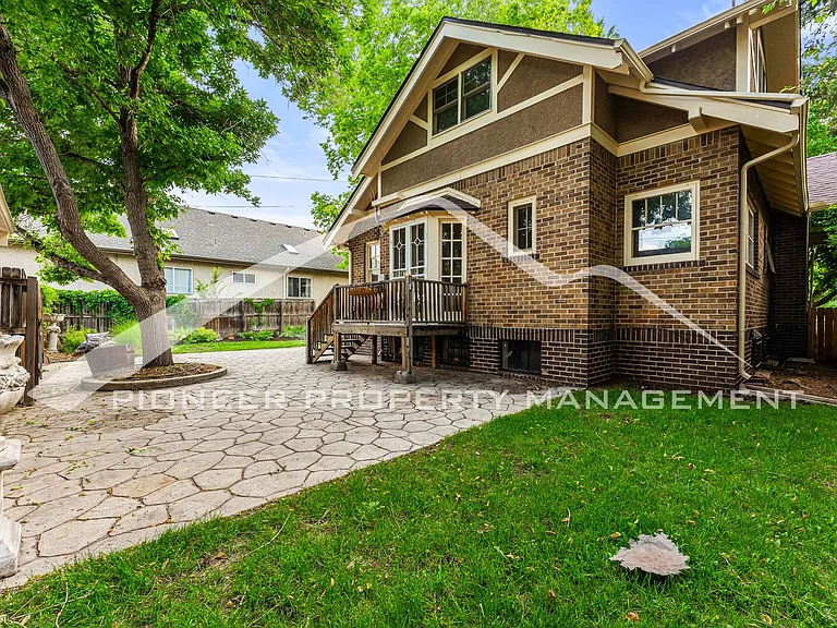 2324 Stuart St — Photo 24