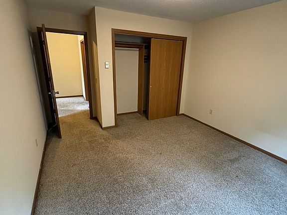 3rd image of 2208 Hanley Rd APT 6
