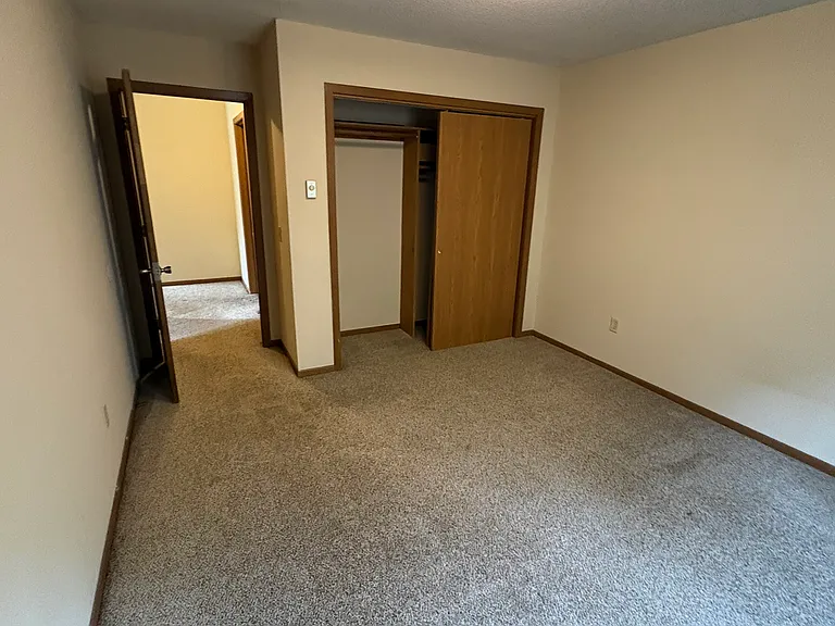 2208 Hanley Rd #6 — Photo 3