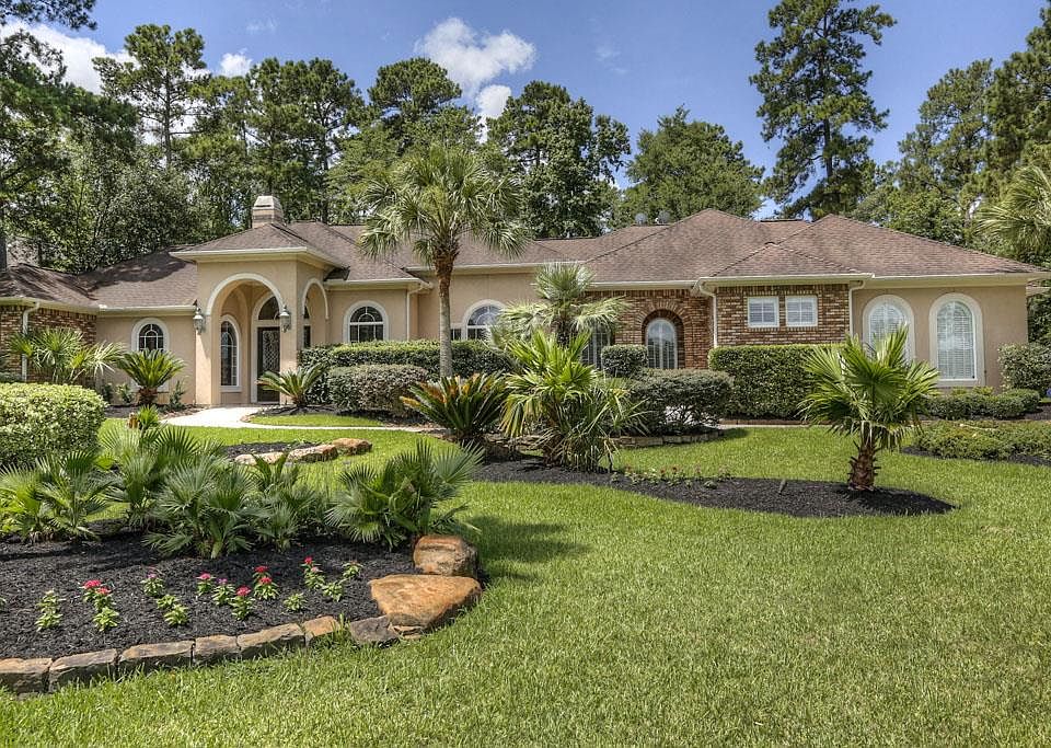 1st image of 10711 Clubhouse Cir