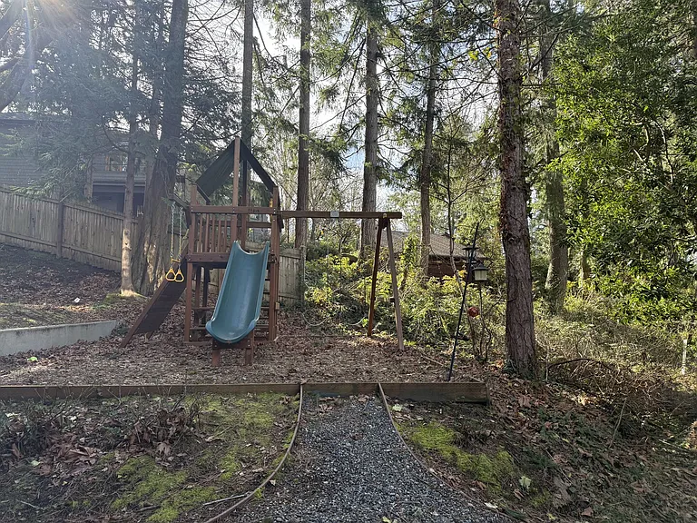 SE 47th Pl — Photo 21