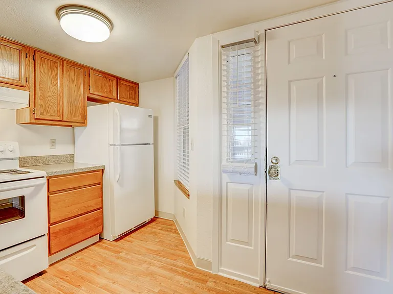 Dover Commons Apartments — Photo 23