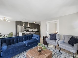 30 E Huron St APT 907, Chicago, IL