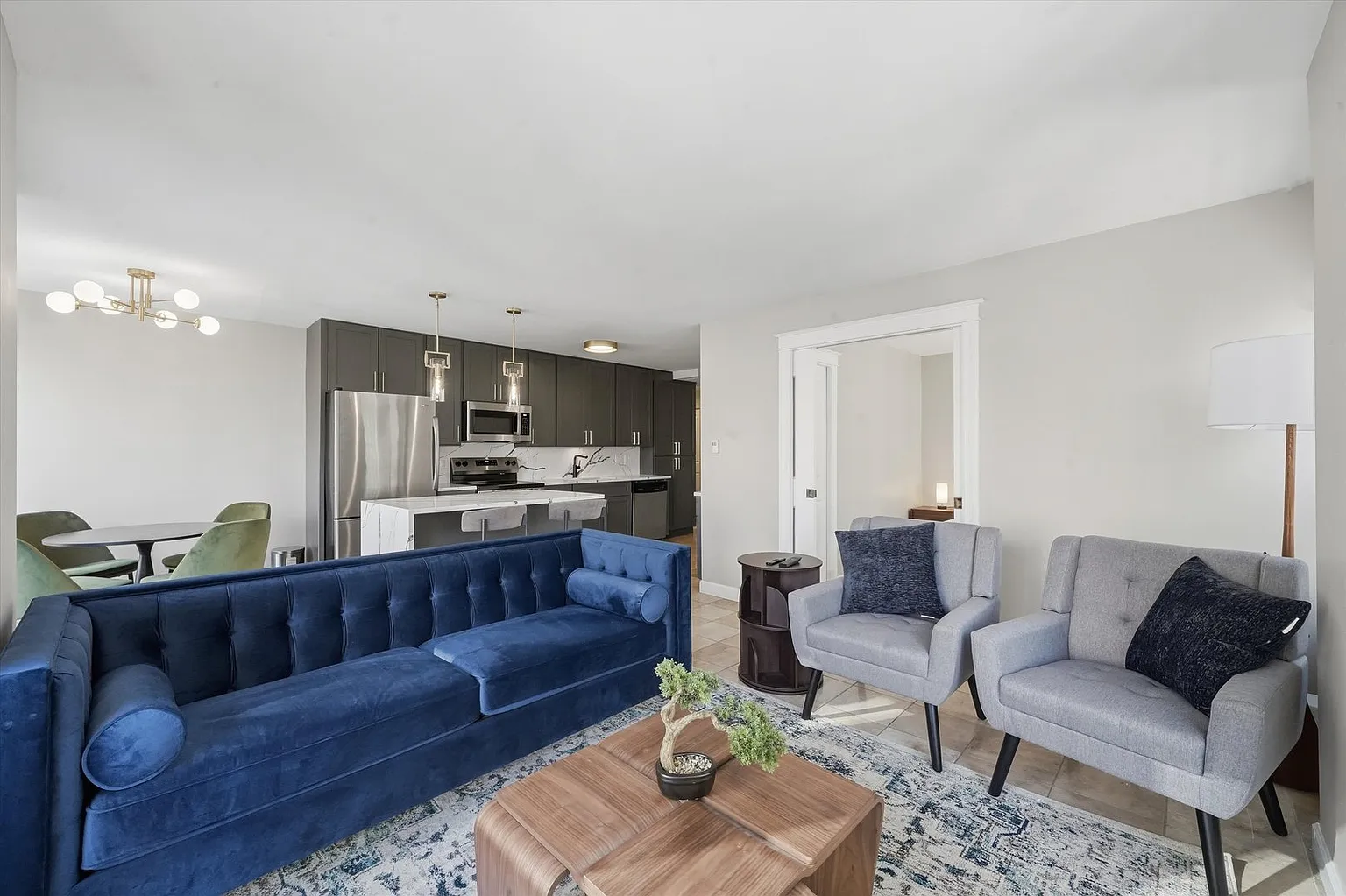 30 E Huron St APT 907 photo 1