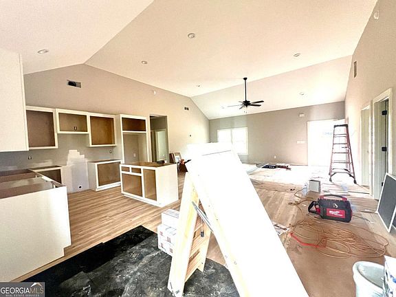 4th image of 79 Gholston Ext