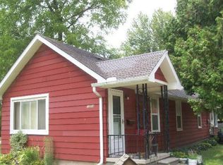 1003 Clinton St, Algonac, MI 48001