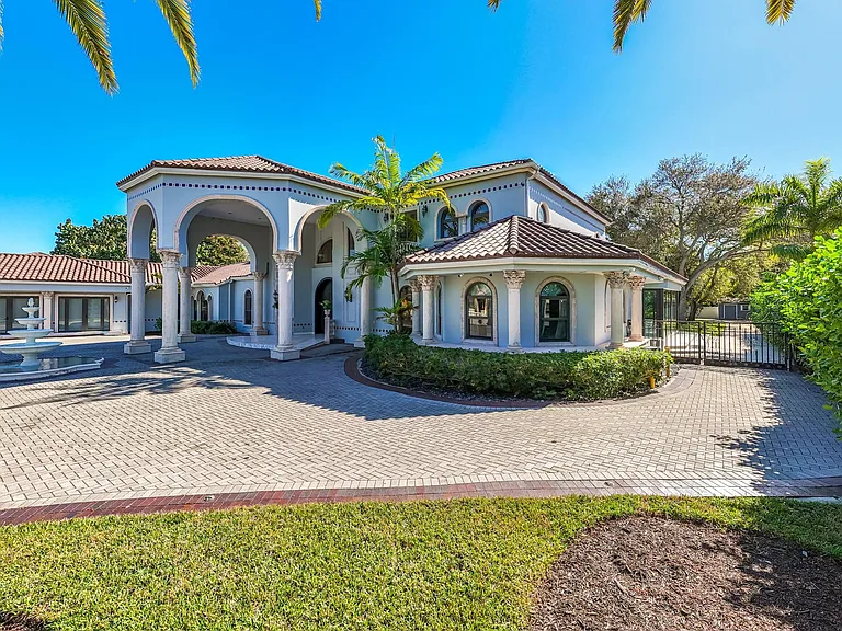 10270 SW 58th St — Photo 78