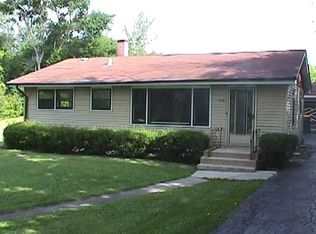 916 W Plum St, McHenry, IL 60051