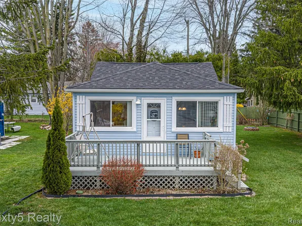 7523 Beechwood Rd, Lexington, MI 48450