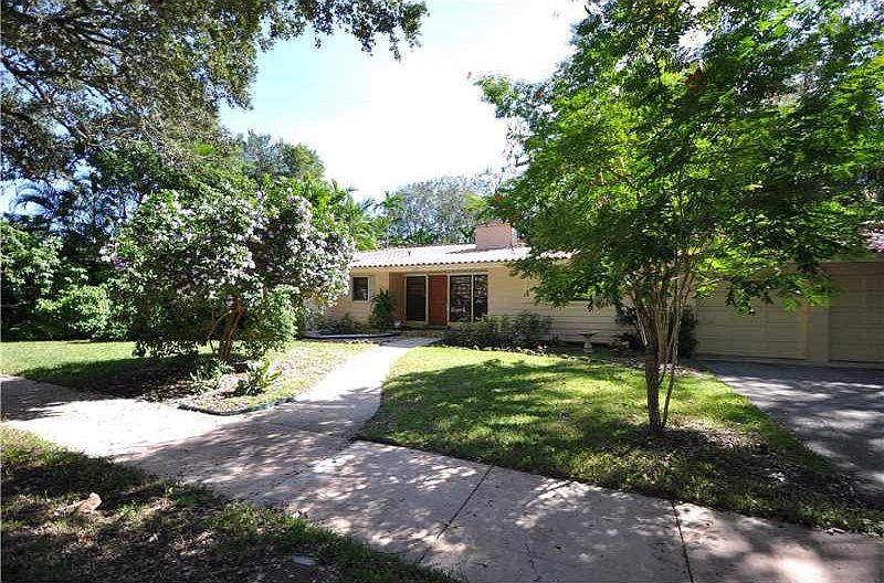2nd image of 1022 Manati Ave