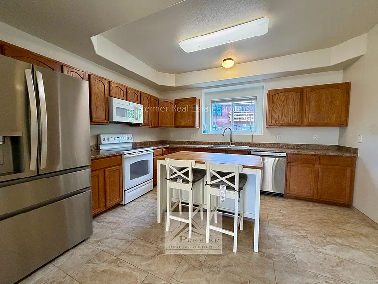 2225 Stepping Stones Way #A — Photo 4