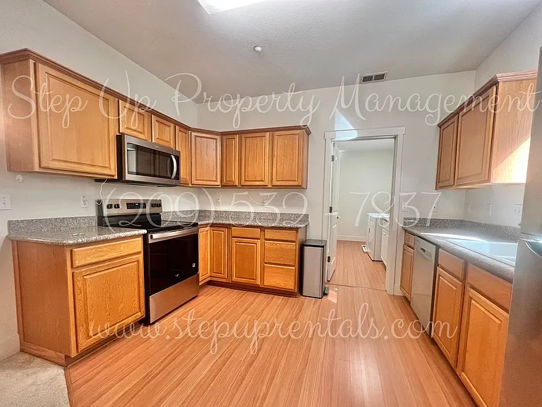 121 Pepperwood Ln — Photo 8