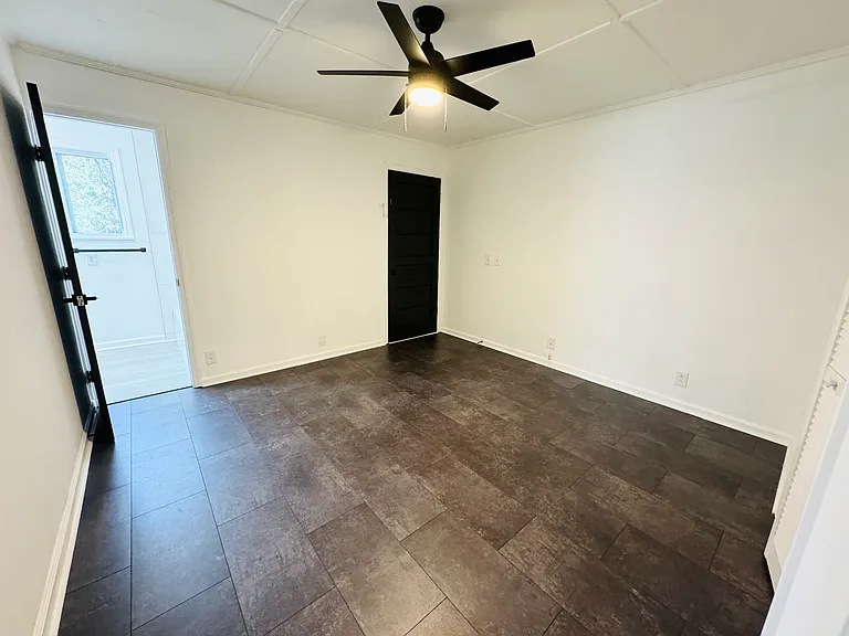 818 Maple Ave SW #2 — Photo 9