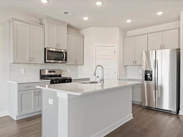 Buchanan Plan, Creek Ridge - Signature Collection