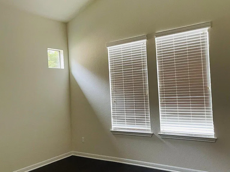2507 Lou Hollow Pl — Photo 9