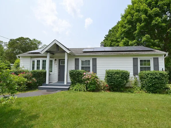 1578 N Thompson Drive, Bay Shore, NY 11706