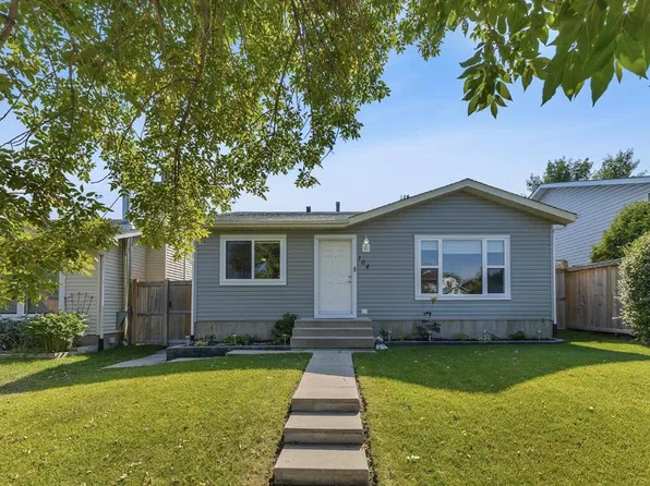 104 N Macewan Park Rd NW, Calgary, AB T3K 3G9