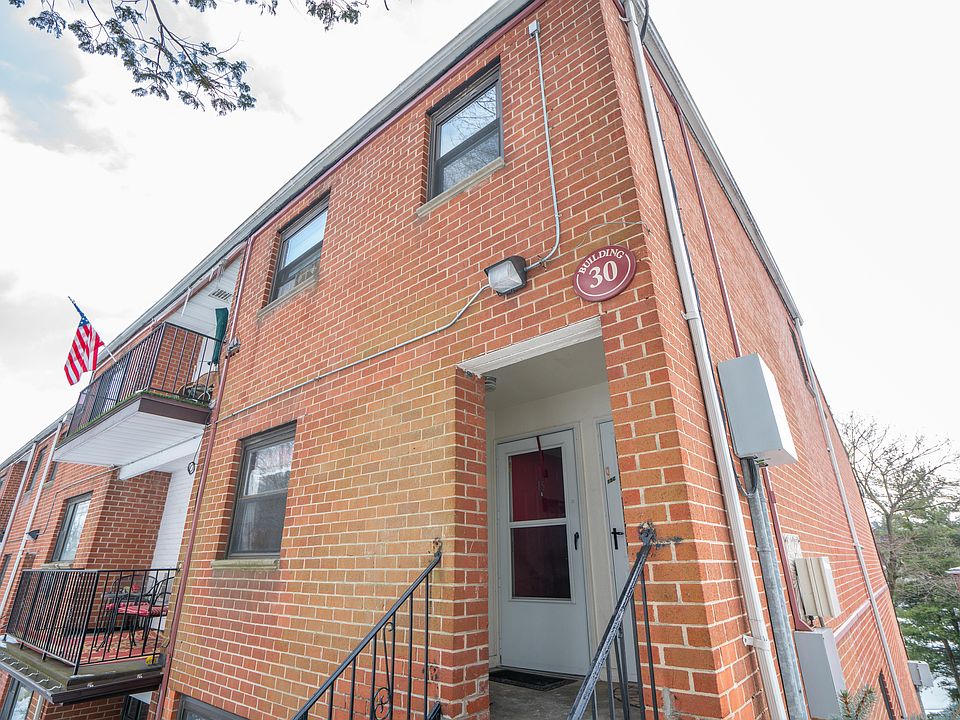 1st image of 30 Fieldstone Dr APT 15B