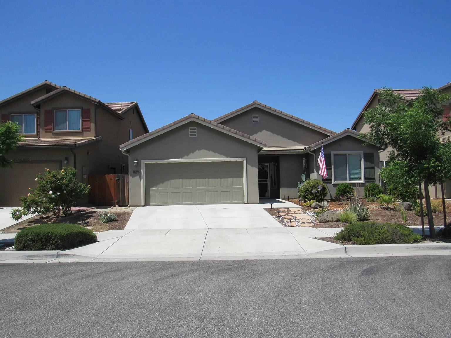 825 Avenida Vis — Photo 1