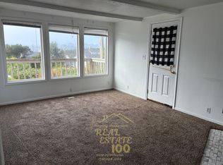 926 SW 6th St, Lincoln City, OR 97367