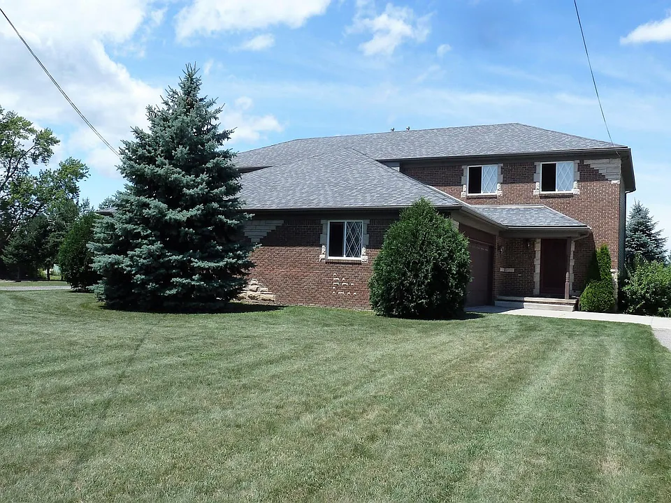 11743 21 Mile Rd