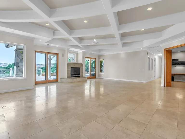 5237 Sunridge Dr — Photo 10