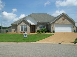 186 Walnut Trace Dr, Jackson, TN 38305