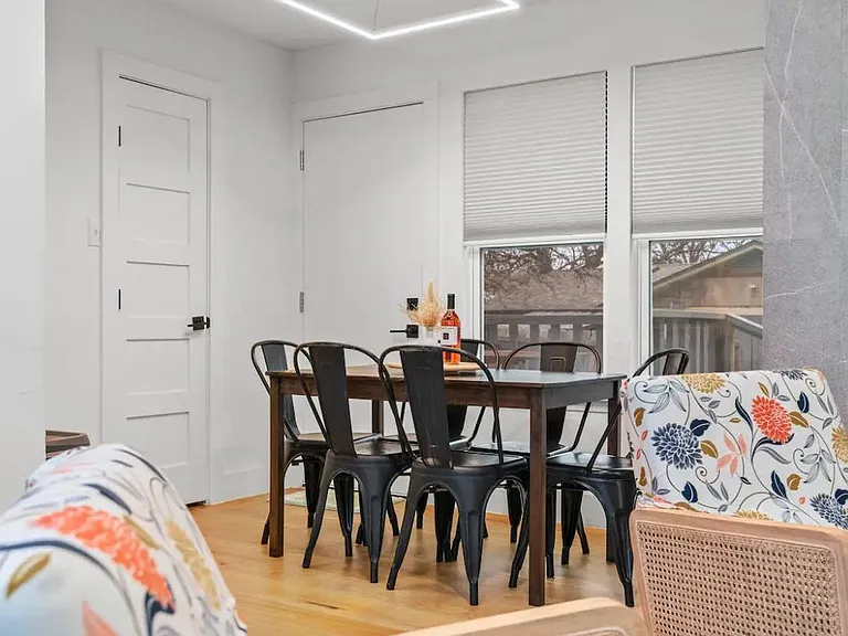 2104 Lamplight Village Cir #B — Photo 6