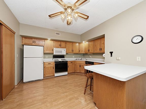 3rd image of 3111 Ingalls Ave APT 1C
