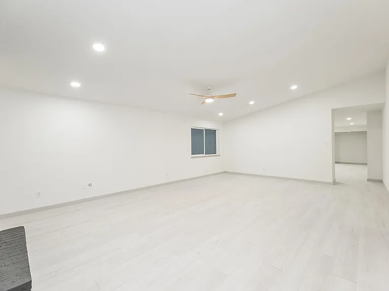 7115 Falling Waters Dr — Photo 8