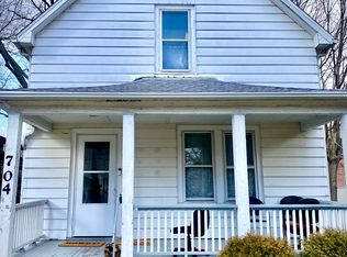 704 W High St, Urbana, IL