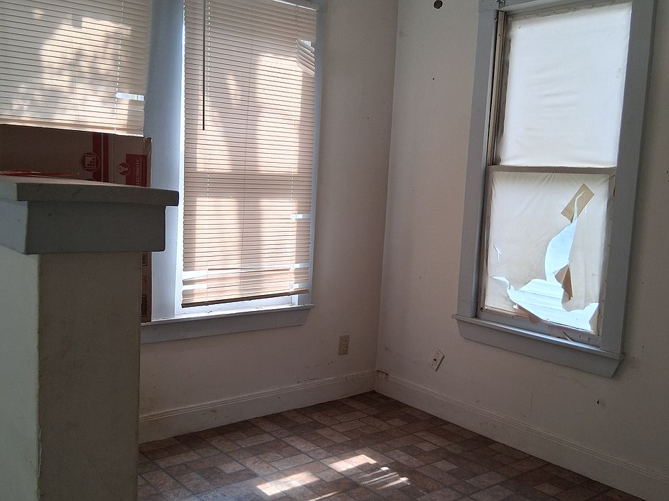 1st image of 12222 Park Dr #37