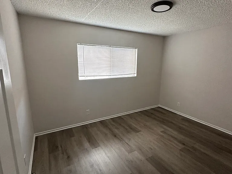 2520 Vanderbilt Ln #3 — Photo 7