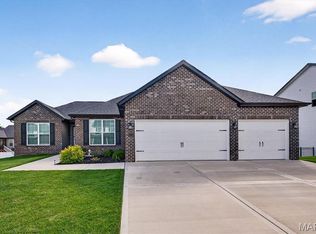 605 Monarch Dr, O'Fallon, IL 62269