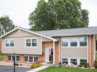312 Seybert Ave, Waynesboro, VA 22980