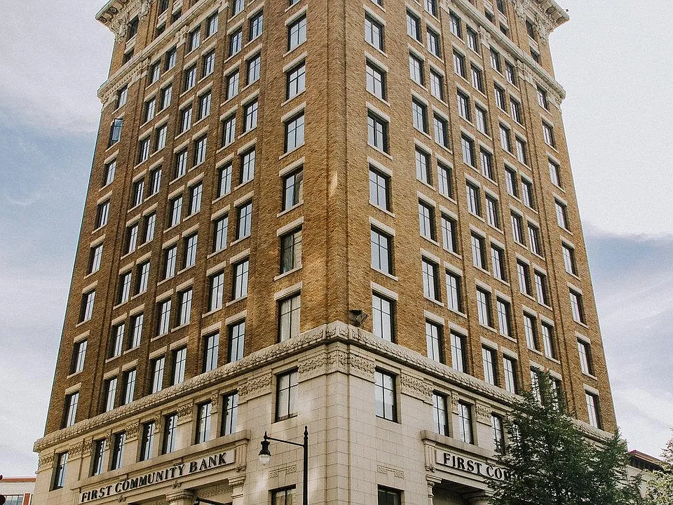 60 Monroe Center St NW #8D