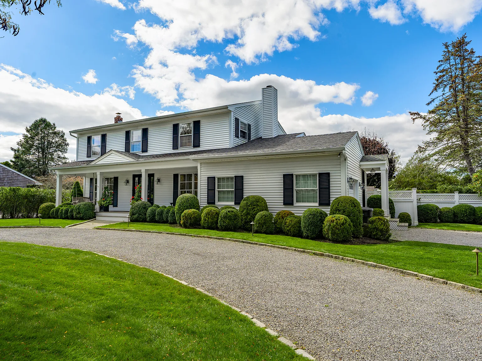Newly Renovated Bright and Airy Southampton Village House — Photo 2