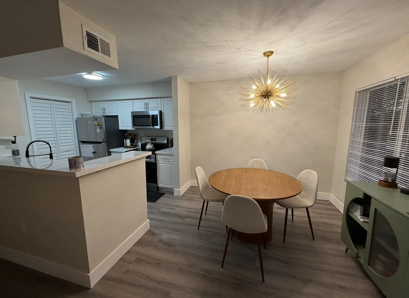 2 bed, 1256 sqft, $2,800 — Photo 3
