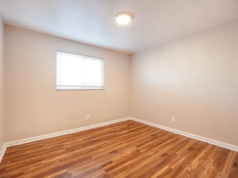 1634 Crest Hill Ave #2 — Photo 9