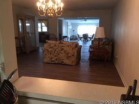 5th image of 22 Lake Fairgreen Cir