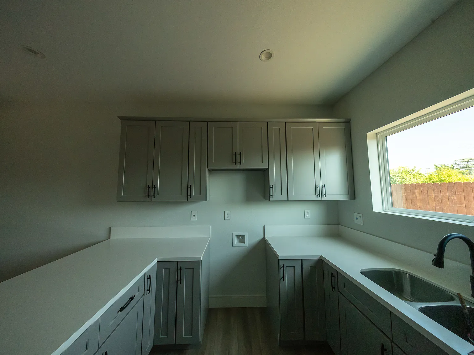 1 bed, 500 sqft, $1,999 — Photo 3