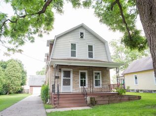 557 McClure Ave, Elgin, IL 60123