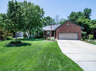525 S Stoney Point Ct, Wichita, KS 67209