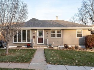 5027 Sunset Dr, Ralston, NE 68127