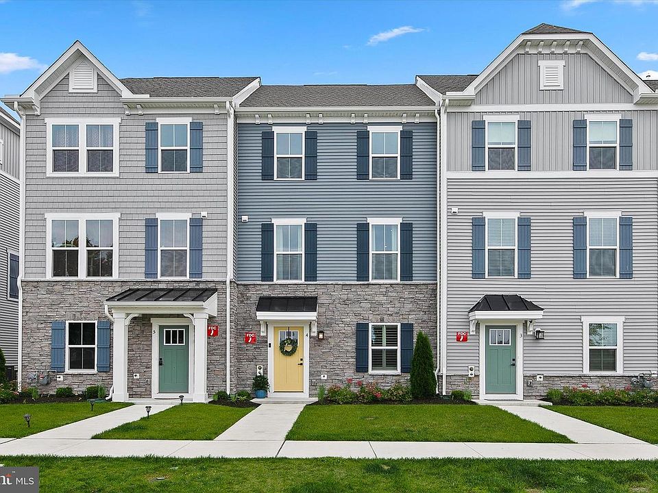 1st image of 12239 Hidden Bay Dr #4