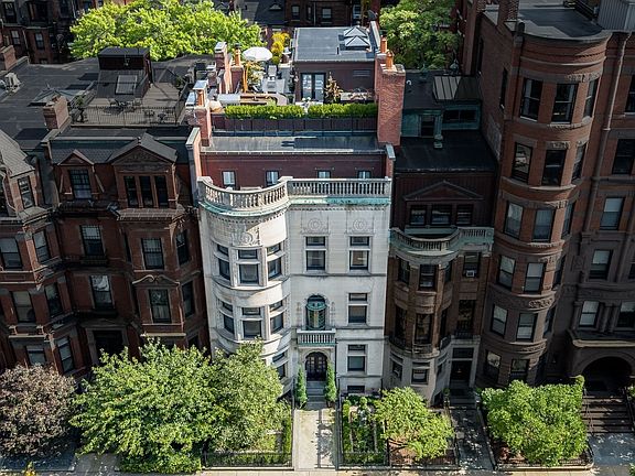 2nd image of 304 Commonwealth Ave #Penthouse