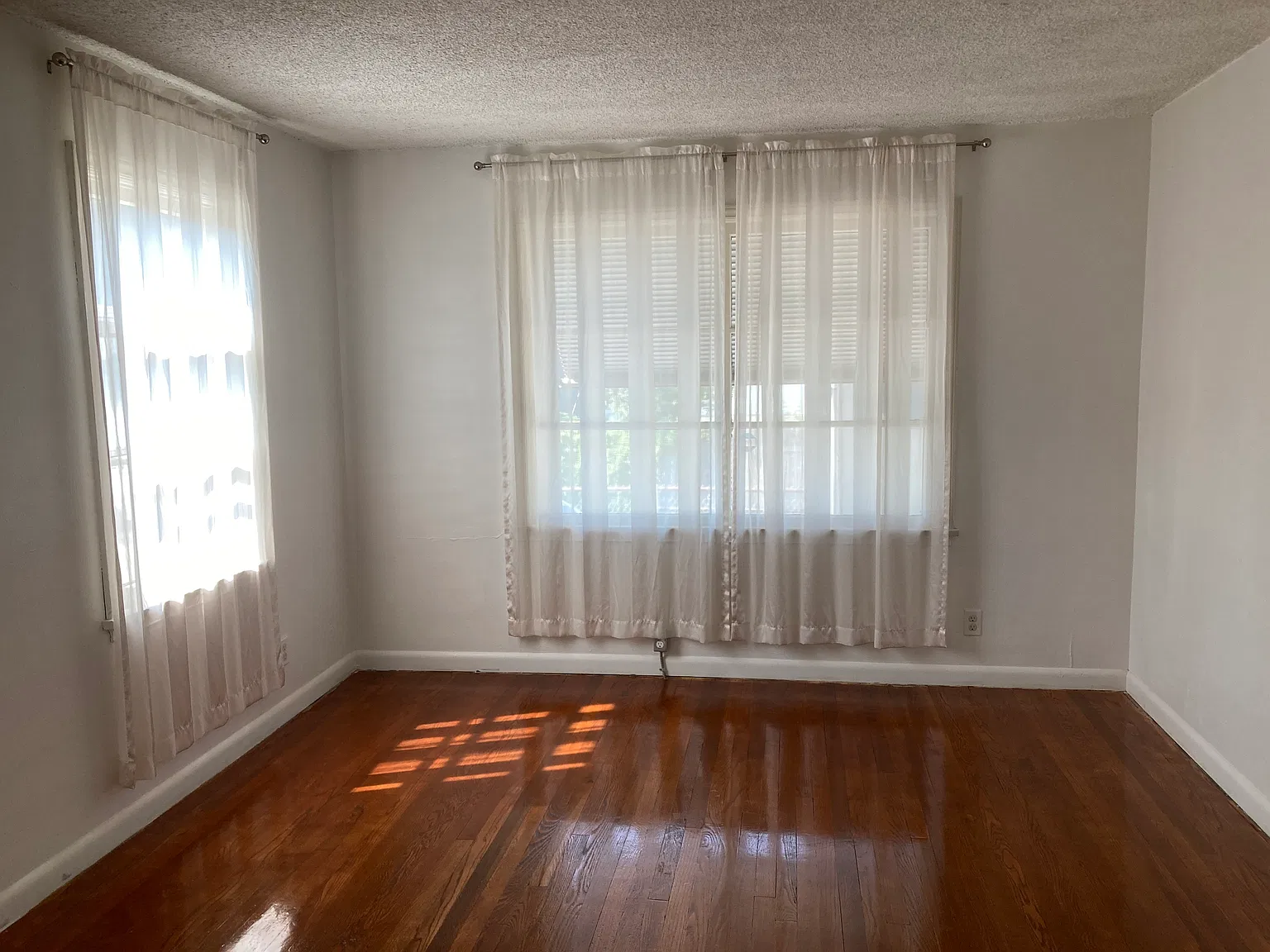 2 bed, 1270 sqft, $2,195 — Photo 4