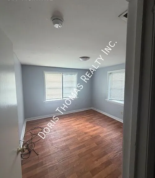 507 McIntyre St — Photo 4